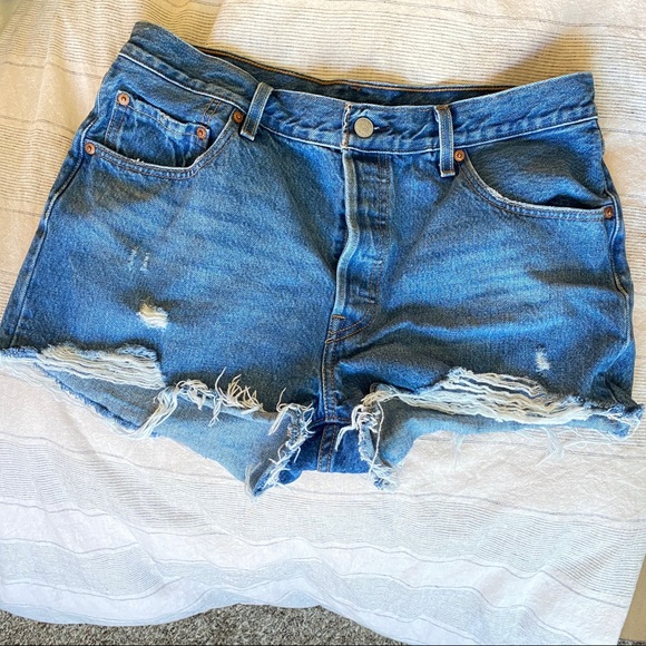 Levi’s 501 Button Fly Cut-Off Shorts - Picture 2 of 4